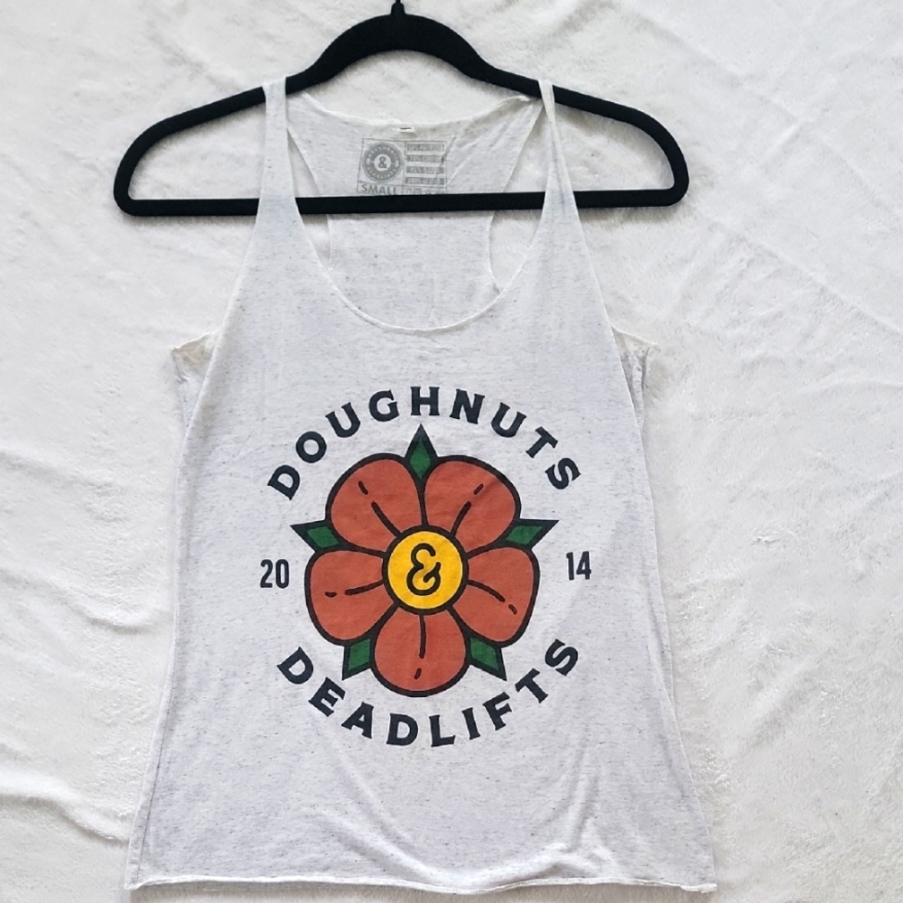 Doughnuts & Deadlifts 🍩🏋‍♀️ Flower Tank Top